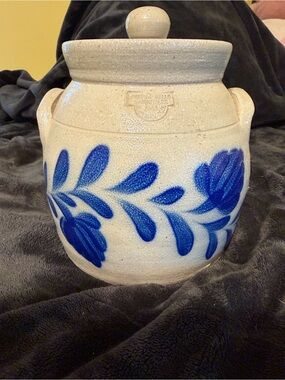Salmon Falls Stoneware - Cookie Jar - Blue Pennsylvania
